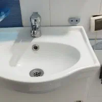 روشویی وآیینه زیبا|لوازم سرویس بهداشتی|اراک, |دیوار