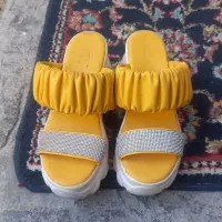 ۳۰۰ تومن در حد نو