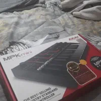 میدی کنترلر  (کیبورد)مدل Akai MPK mini MK3