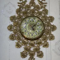 ساعت دیواری برنز طرح رز برجسته