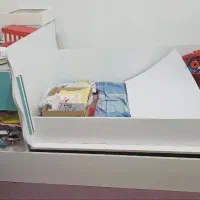 تخت نوجوان سالم و تمیز  قیمت ۵۰۰ تومان