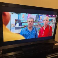 تلویزیون ۴۶اینچ سونیEX500 با میز