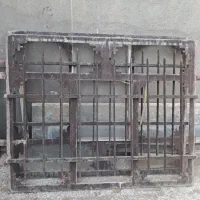 پنجره خونه آهنی محافظ دار سنگین وزن