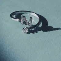 انگشتر طرحِ حروفِ نگین دار