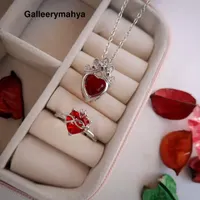 گردنبند نگین دار