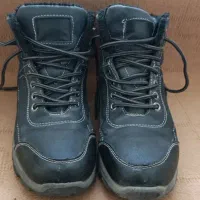 یک عدد کفش کوه نوردیسایز،37