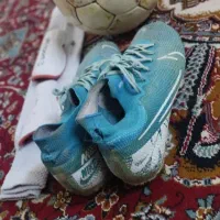 کفش و توپ چمن