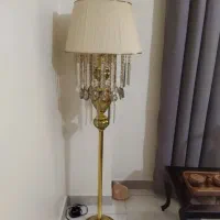 آباژورایستاده