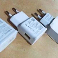 آداپتور سامسونگ در حد نو