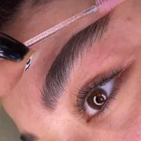 هفت سال سابقه در زمینه میکرو ریموو،لیفت مژه و ابرو