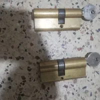 تعدادی وسایل در حد نو تمیز