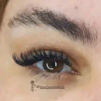 اکستنشن و لیفت مژه