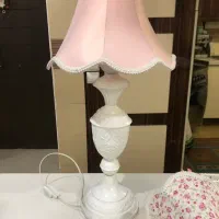 آباژر و ۲عدد دیوار کوب فلزی گل دار و صورتی سفید|چراغ خواب و آباژور|تهران, تهرانپارس غربی|دیوار