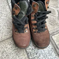 فروش دو جفت کفش کوهنوردی  زنانه