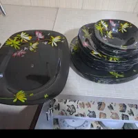 سرویس  ۶نفره ارکوپال ومداری دیگه ظرف سه تا تابه