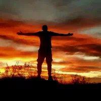 با من صحبت کن