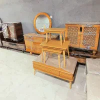 میز تلویزیون. ناهار خوری. و..