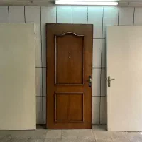 سه عدد درب چوبی قابل استفاده