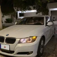 بی ام و 323i کم کار و بیرنگ