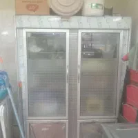 یخچال دو طرف شیشه.سالم.فقط نیاز ب شستشو دارد.