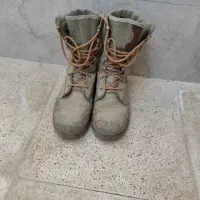 پوتین خاکی معاوضه با پرنده