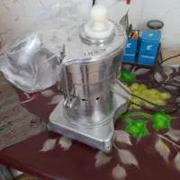 آب‌هویج‌گیری نیمه‌صنعتی