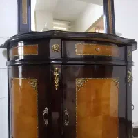 آیینه و کنسول