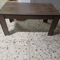 یک عدد میز کاملا سالم