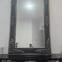 اینه شمعدان وتخت خواب