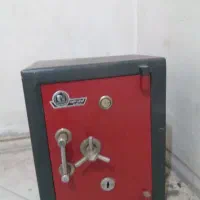 کارگر اسباب کشی و تخریب