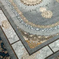 تعدادی فرش به علت جمع آوری انبار