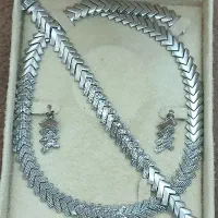 سرویس طلا ۱۸ عیار