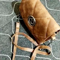 کیف|کیف، کفش، کمربند|قم, حکمت شمالی|دیوار