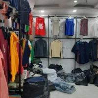 فروشنده و همکار عمده فروشی پوشاک زنانه