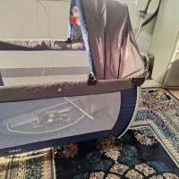 تخت وپارکت کنار مار