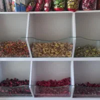 قفسه ها آجیلی و خشکبار