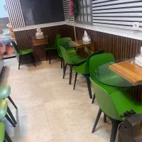 میز و صندلی در حد نو