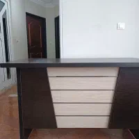 میز اداری در حد نو
