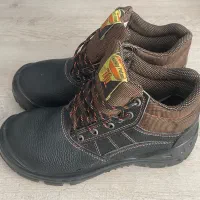 کفش و پوتین ایمنی پنجه فولادی