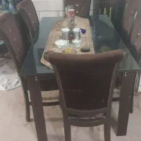 یک عددمیزناهارخوری ۶نفره