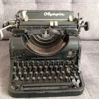 ماشین تحریر المپیا