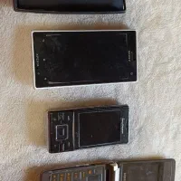 موبایل های کارکرده قدیمی و یک گارد