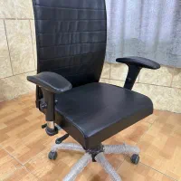 صندلی چرخدار ( در حد نو)