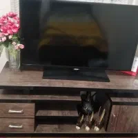 میز تلویزیون  و تلوزیون