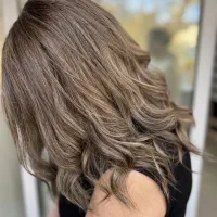 رنگ و لایت مو با متریال عالی