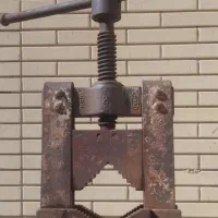 گیره لوله ۲ اینچ صحرایی|ابزارآلات|شیراز, سفیرشمالی|دیوار