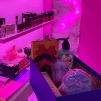 فروشنده خانم