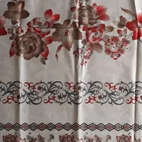 یک سفره به طول۴ متر و عرض ۱ نیم متر است