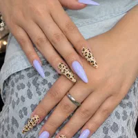 کاشت ناخن ژورنالی با بهترین متریال و کیفیت بالا