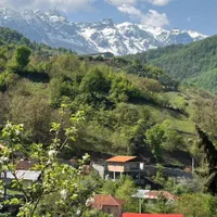 زمین داخل بافت روستا. همراه با ملک کلنگی